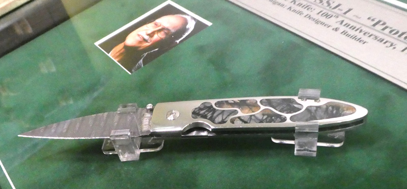 Jernigan Knife in Frame (9)